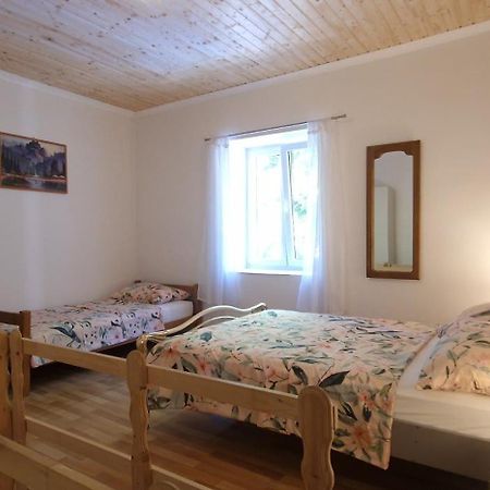 Studio Apartman Kastel Kambelovac Каштела Екстер'єр фото