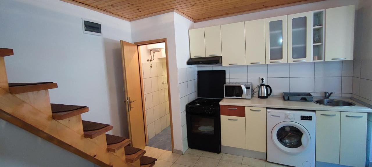 Studio Apartman Kastel Kambelovac Каштела Екстер'єр фото