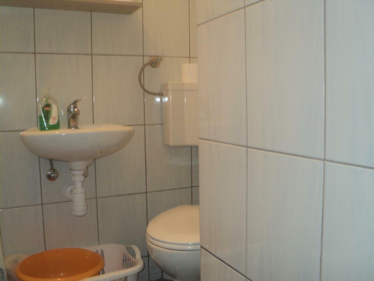 Studio Apartman Kastel Kambelovac Каштела Екстер'єр фото